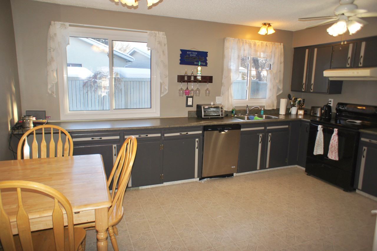 9107 97 Ave - Photo 3 of 20