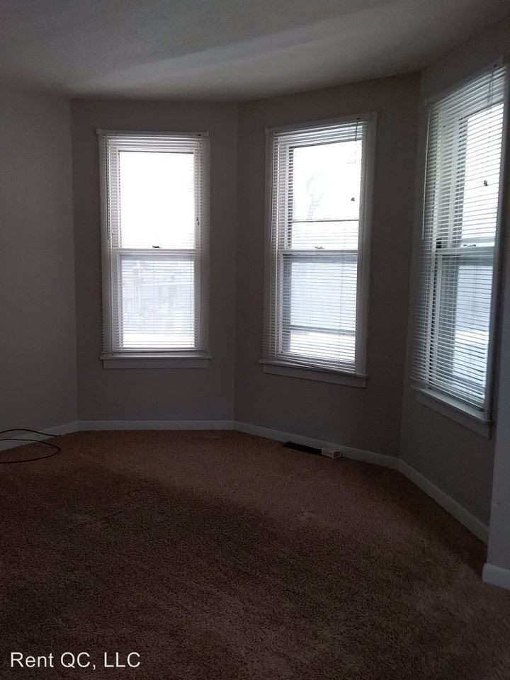 2412 12th St - Photo 2 of 14