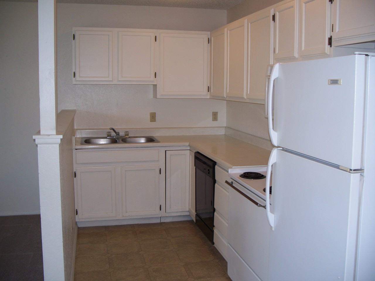 1940 Grand Ave - Photo 4 of 5