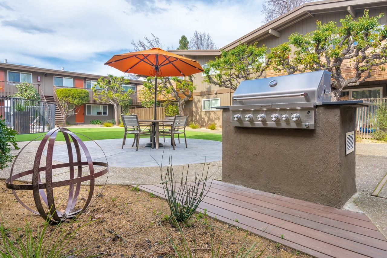 1270 Coronado Dr - Photo 2 of 36