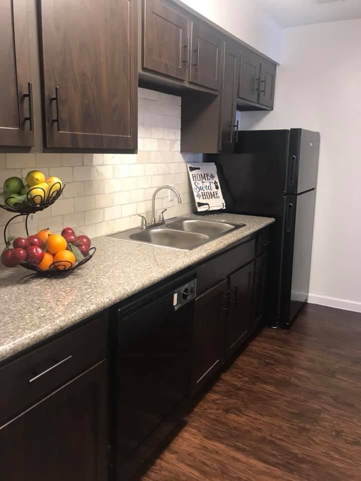 Bayou Village Apartments - Photo 4 of 39