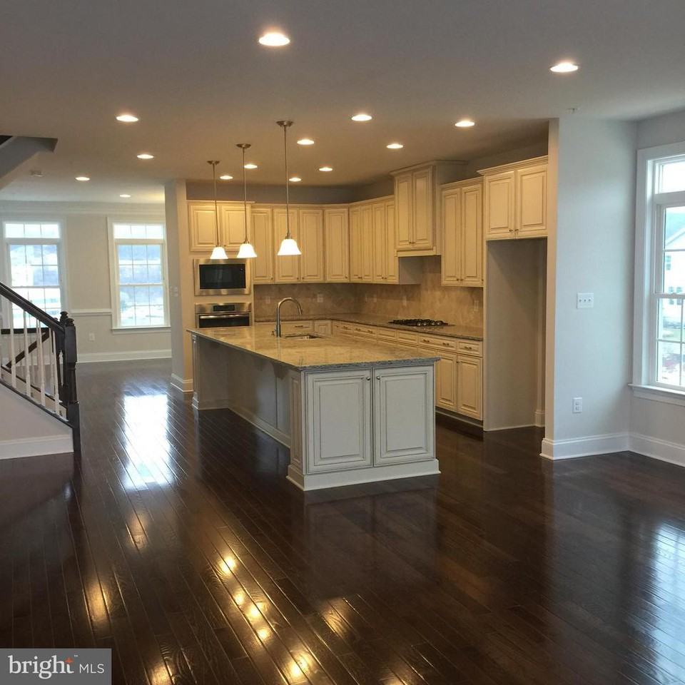 20 Devon Rd - Photo 3 of 11