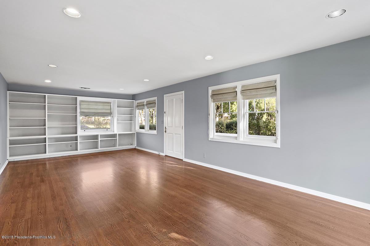 1451 Linda Vista Ave - Photo 3 of 24