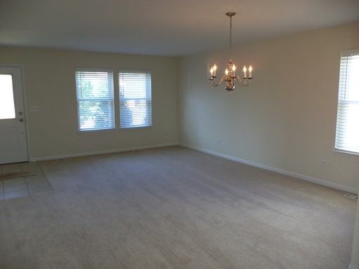 570 Collier Dr - Photo 2 of 23