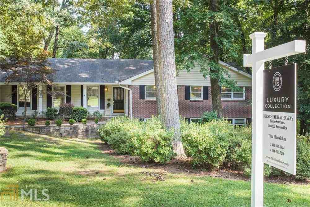 4181 Brookview Dr SE - Photo 2 of 35