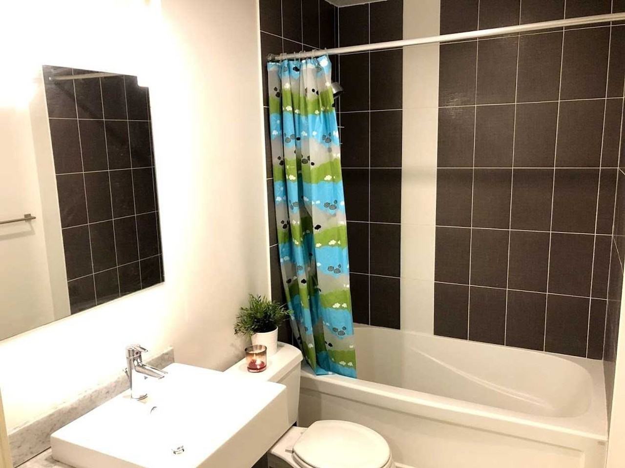 770 Bay Street - Photo 3 of 6