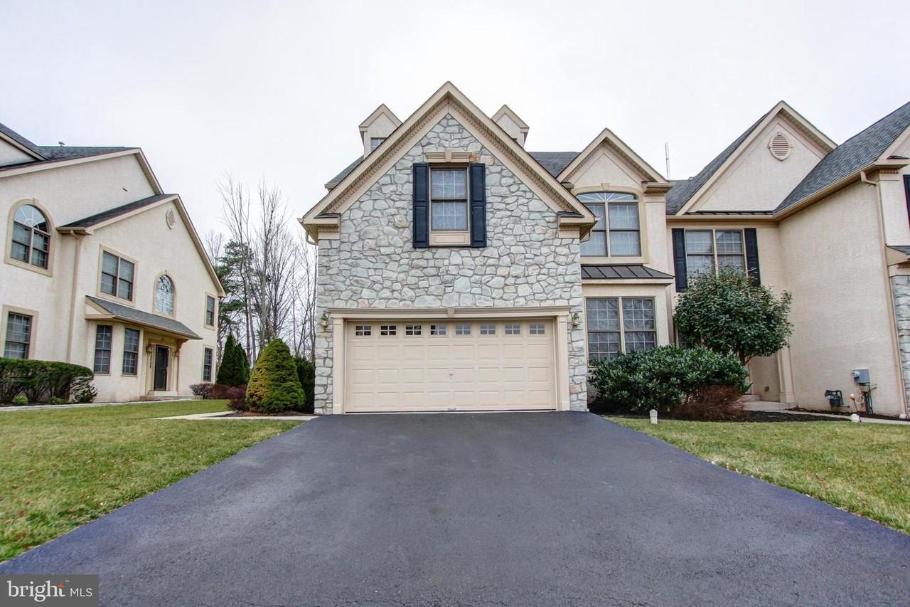 36 Brownstone Dr - Photo 2 of 30