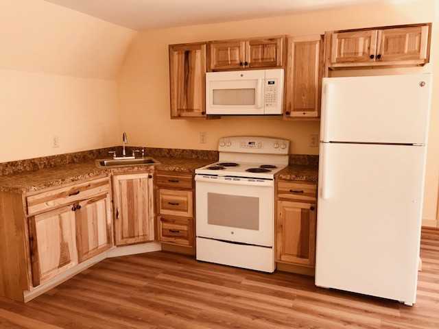 13 Kelly St #D - Photo 3 of 8