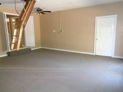 214 Wildwood Ln - Photo 2 of 5