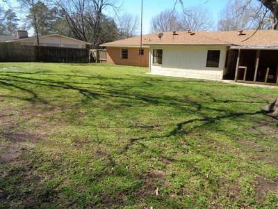 214 Wildwood Ln - Photo 3 of 5