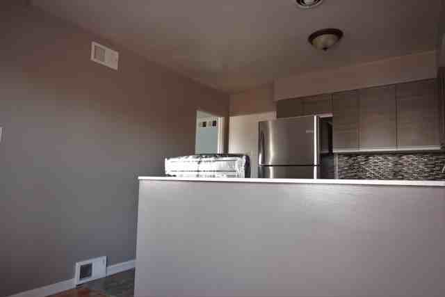 10943 S King Dr #2 - Photo 3 of 10