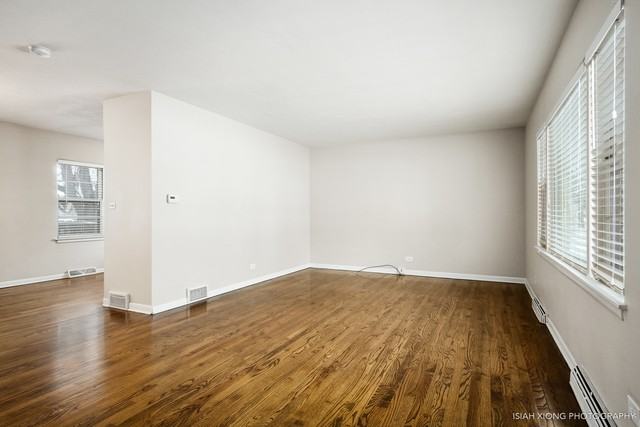 121 Elmwood Dr - Photo 2 of 14