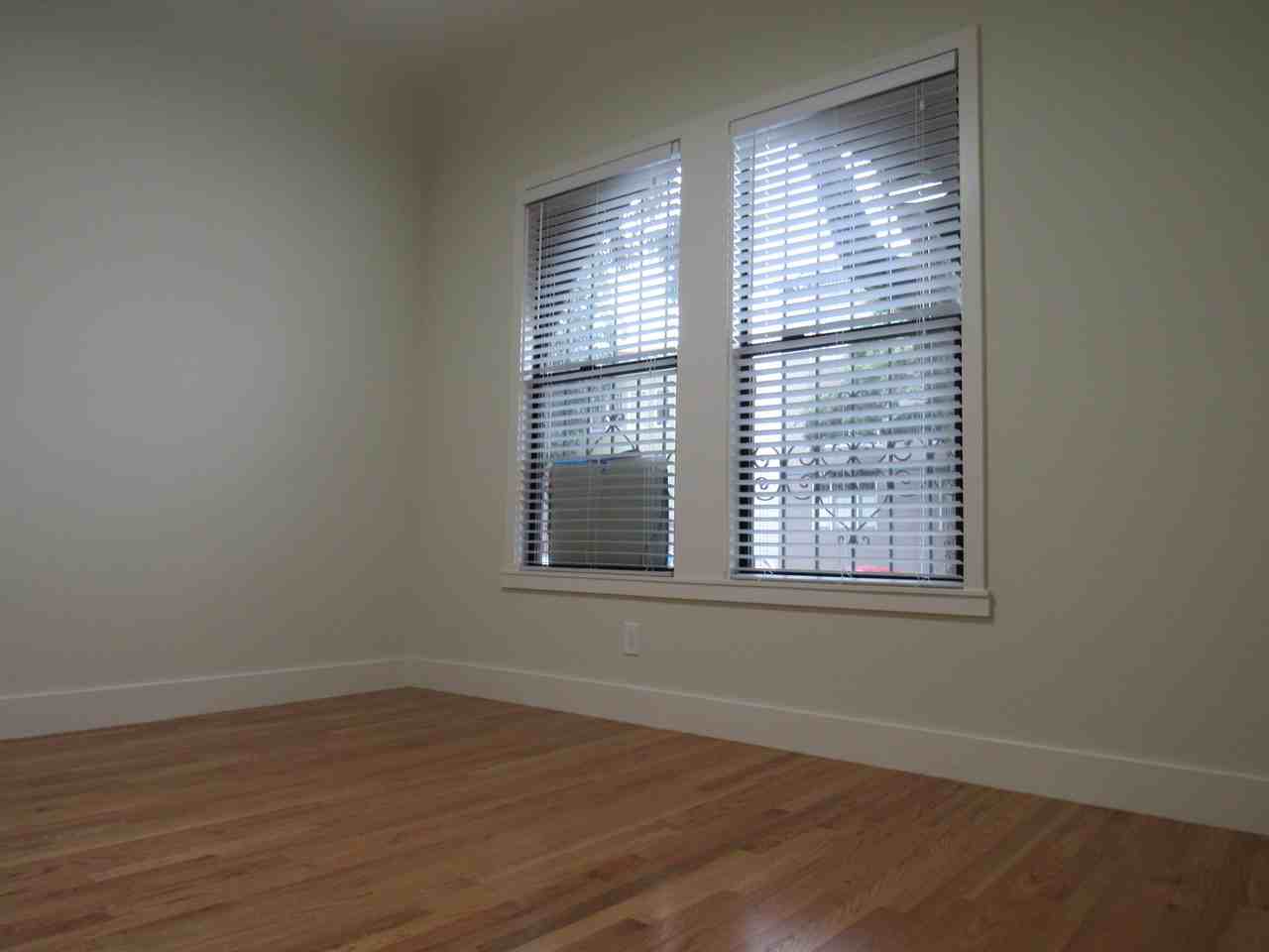 111 Sanchez St - Photo 2 of 13
