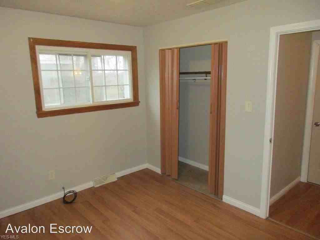 18014 Fairville Ave - Photo 2 of 11