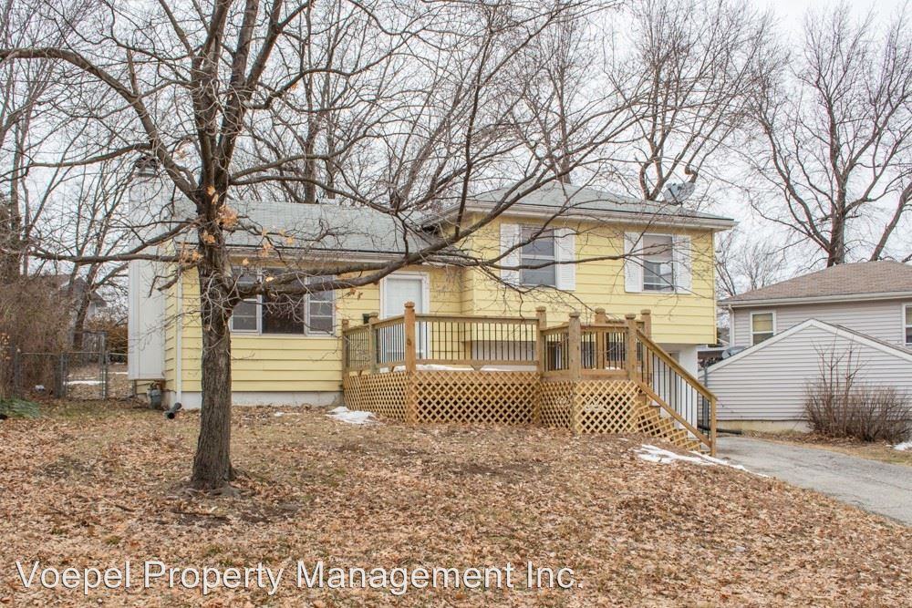 7936 NE San Rafael Dr - Photo 3 of 17