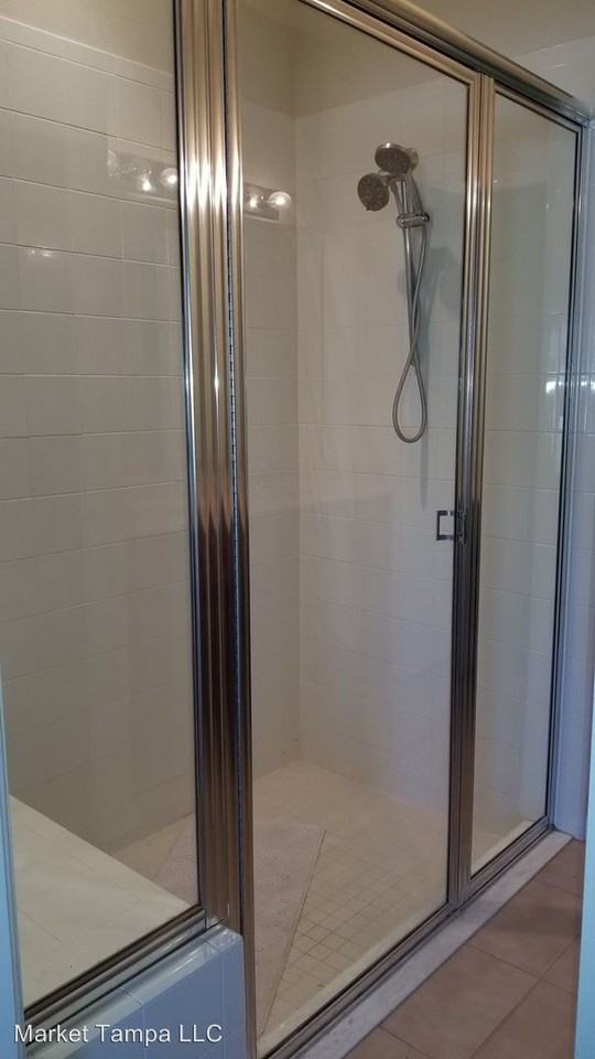 2844 Banyan Hill Ln - Photo 2 of 4