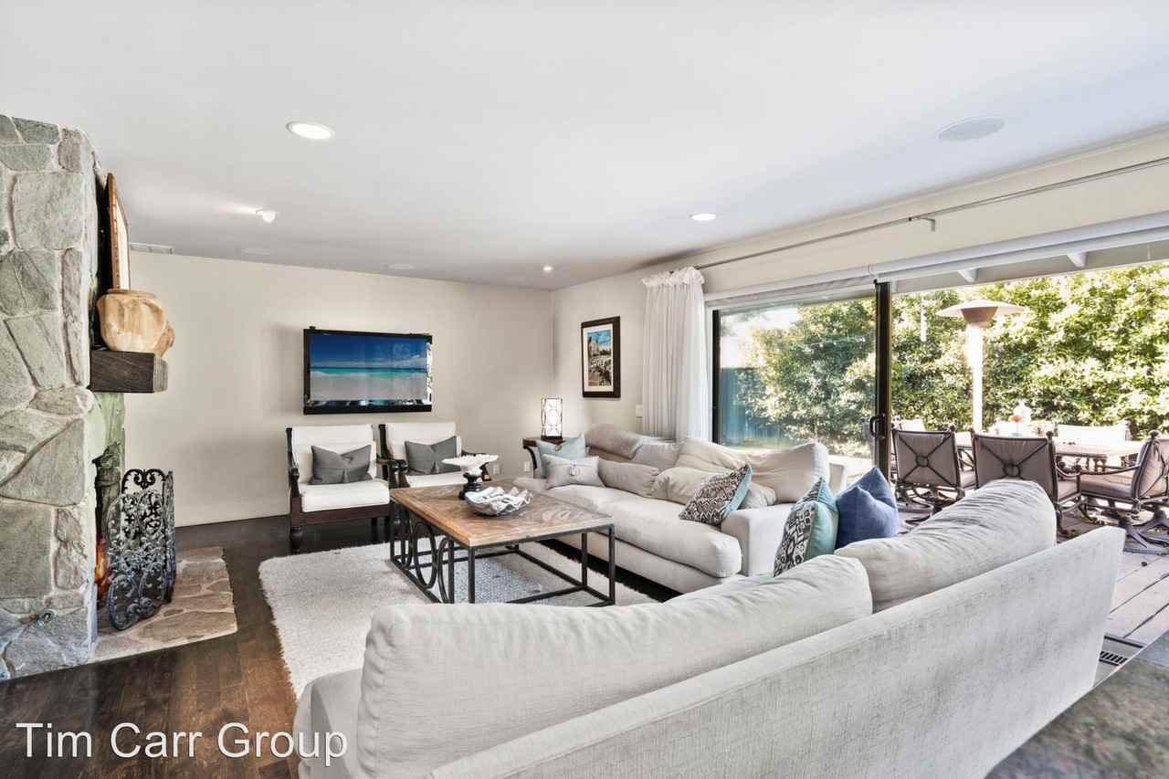 1901 Glenwood Ln - Photo 3 of 21