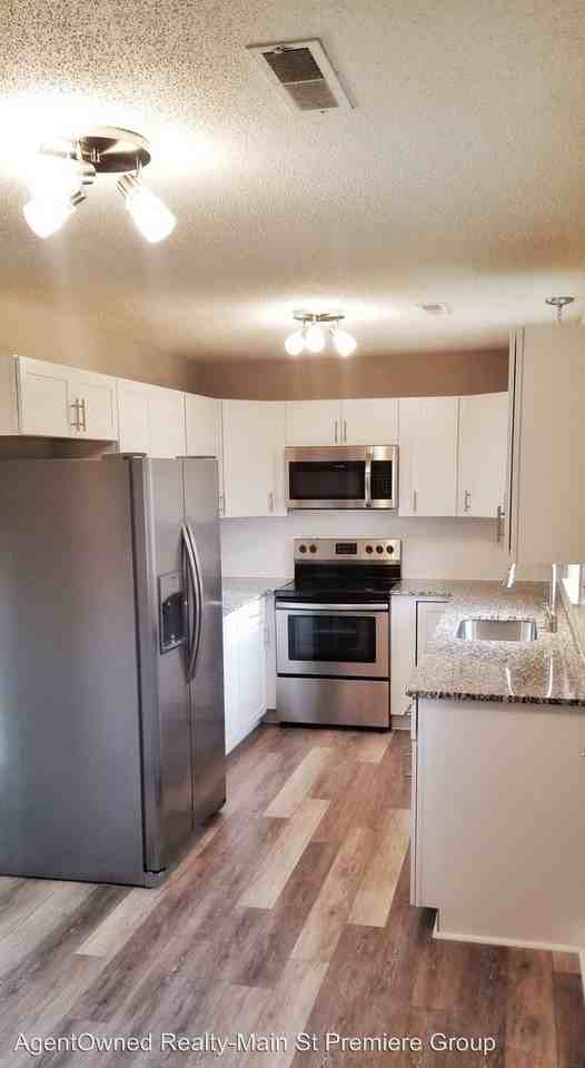 532 Hansford Dr - Photo 3 of 9