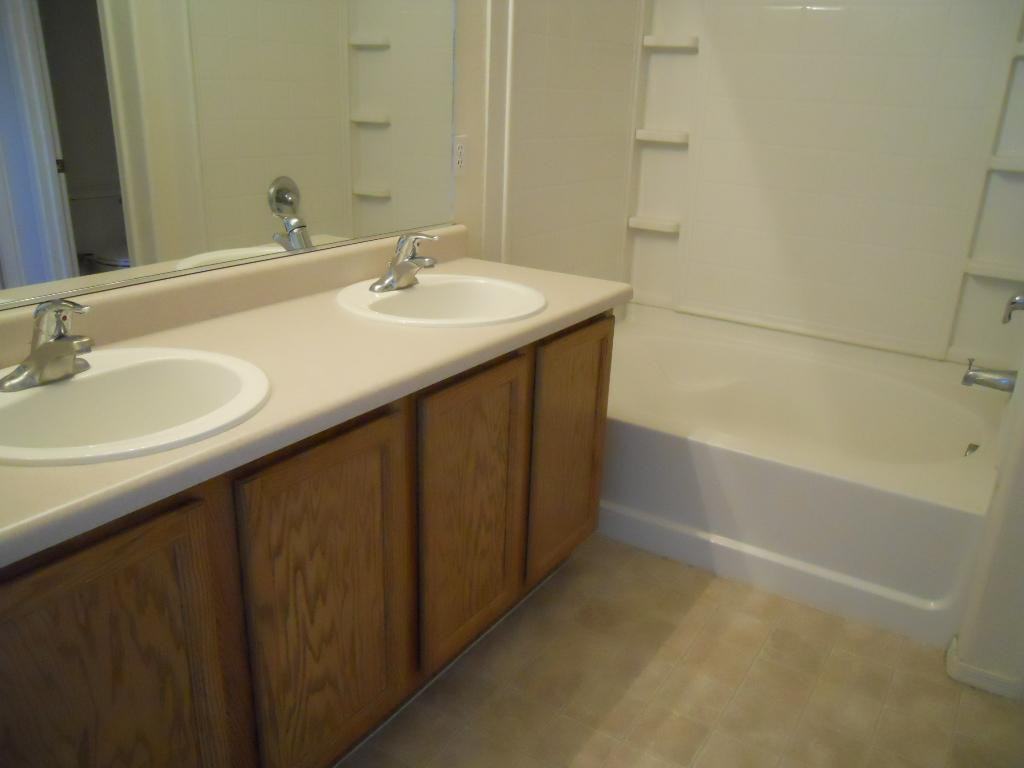 2437 W Tyler River Dr - Photo 2 of 9