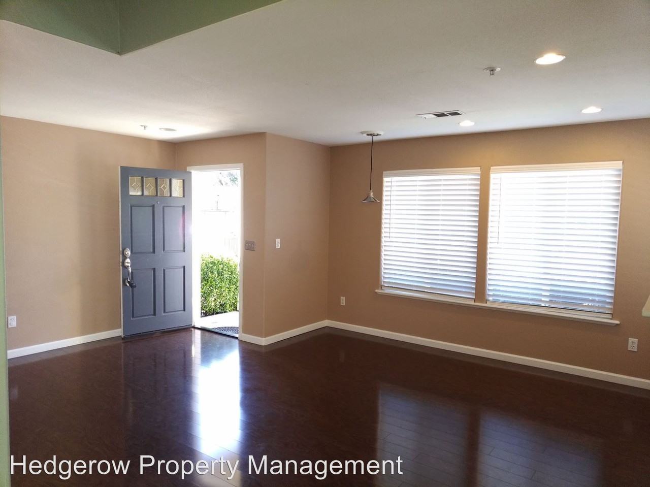 118 Cooks Ct - Photo 2 of 12