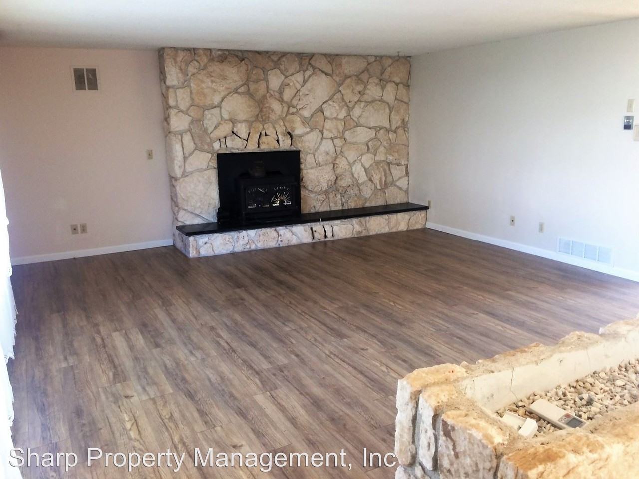 440 S 2nd St - Photo 2 of 9