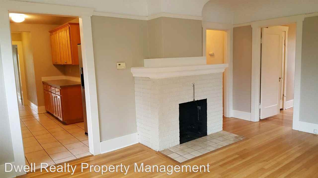 6742 SE Brooklyn St - Photo 3 of 20