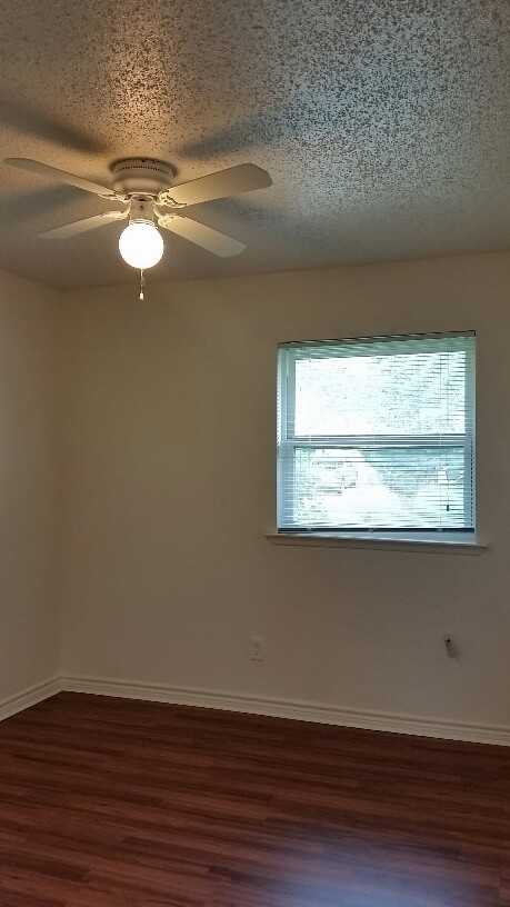 305 Ocean Dr - Photo 3 of 11