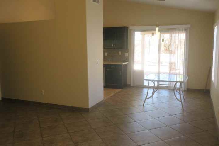 3514 W Fallen Leaf Ln - Photo 3 of 16