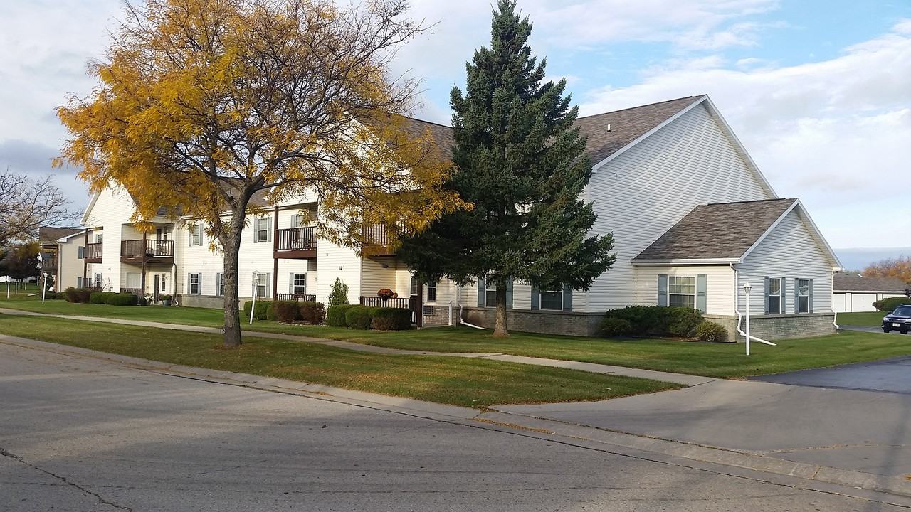 1016 Primrose Ln - Photo 2 of 2