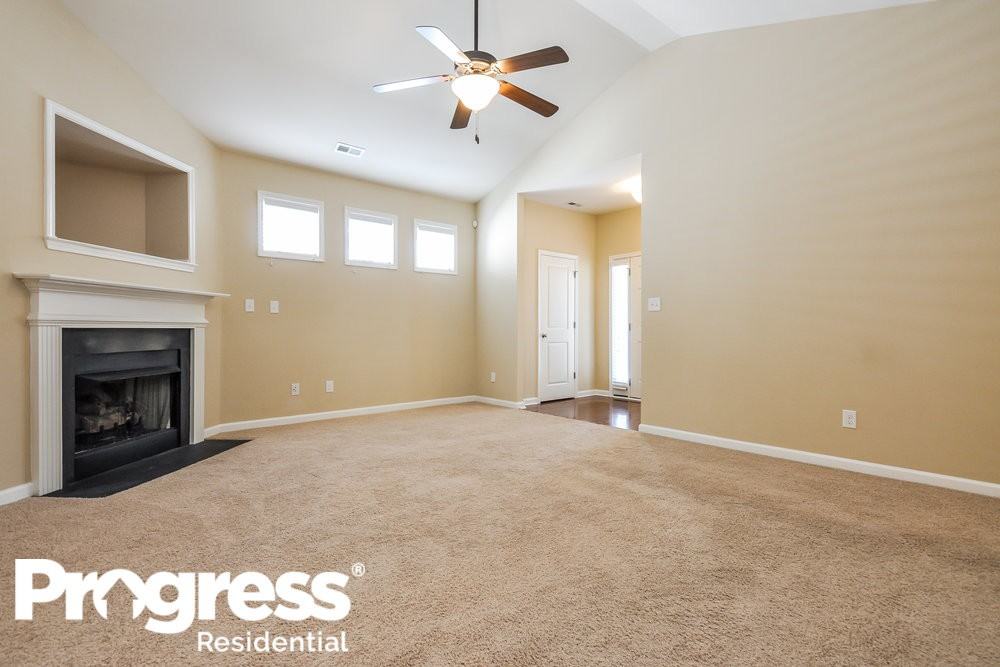 76 Denby Cir - Photo 3 of 18