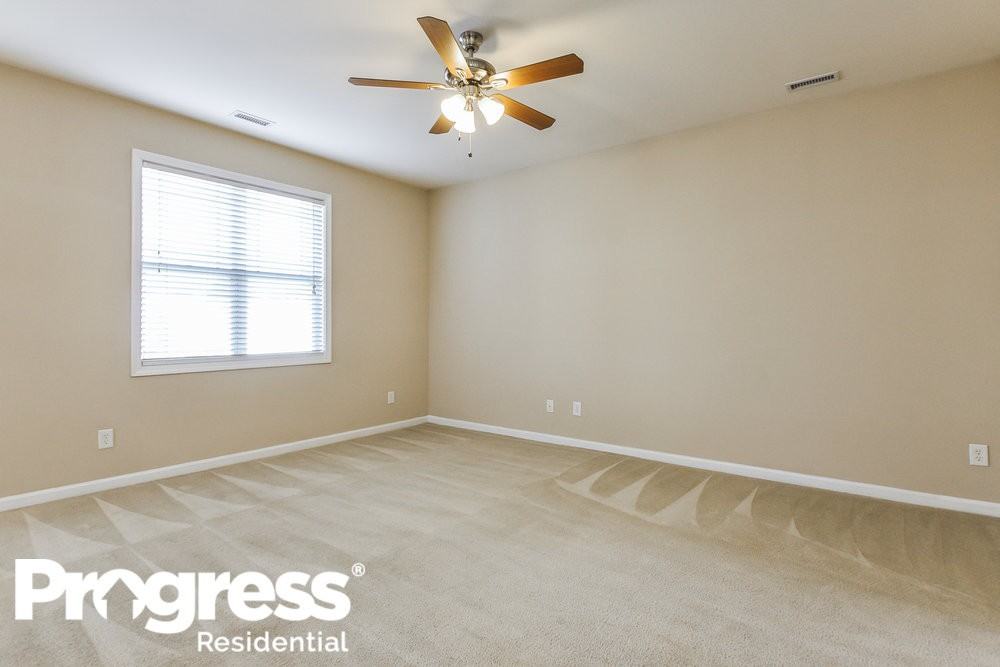 153 Willowbrook Cir - Photo 2 of 14