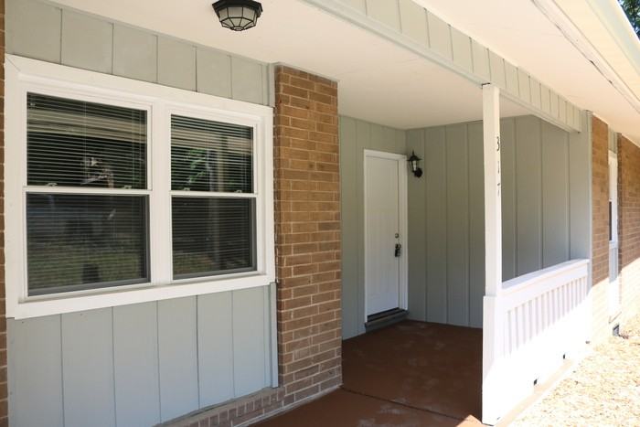 317 S Bertrand St - Photo 3 of 21