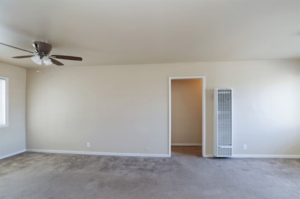 929 Yuba St - Photo 3 of 20