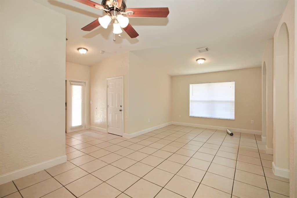 13561 SW 279th St - Photo 2 of 12