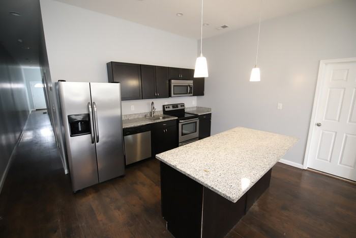 1429 S Shelby St - Photo 3 of 11