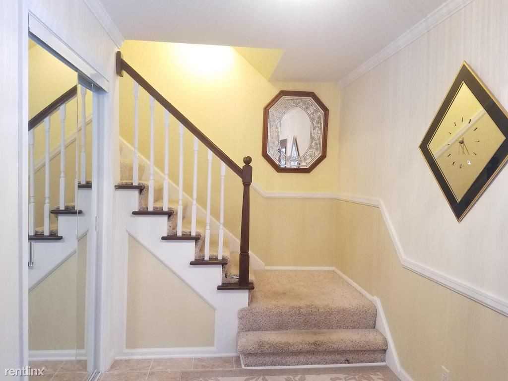 1116 W Montclaire Ave - Photo 3 of 37