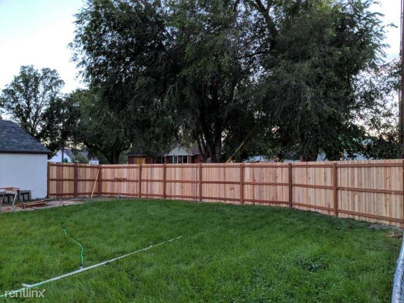 841 Cook Ave - Photo 2 of 7