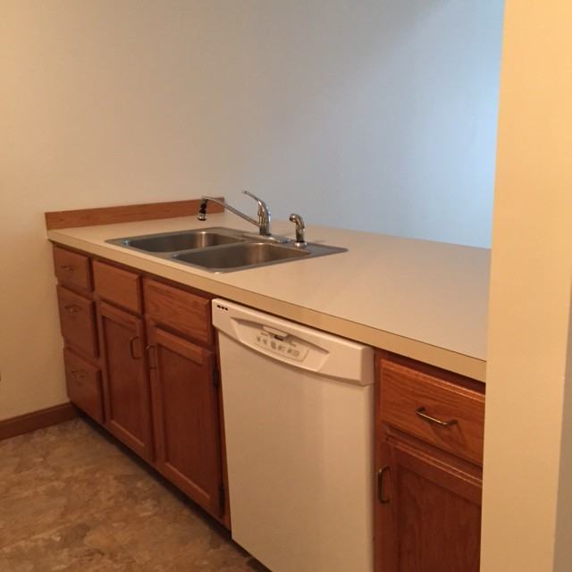 8 Portsmouth Ave - Photo 3 of 19