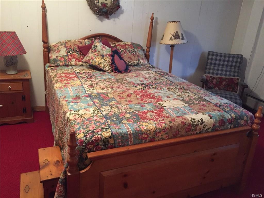 547 Greenbush Rd - Photo 3 of 4