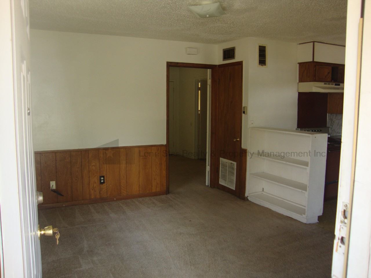 612 Raymond Street - Photo 2 of 7