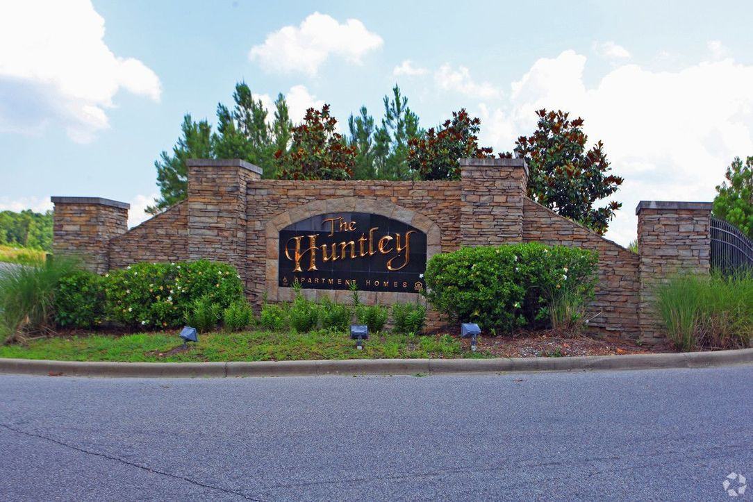 Huntley Apartments - Photo 2 of 5