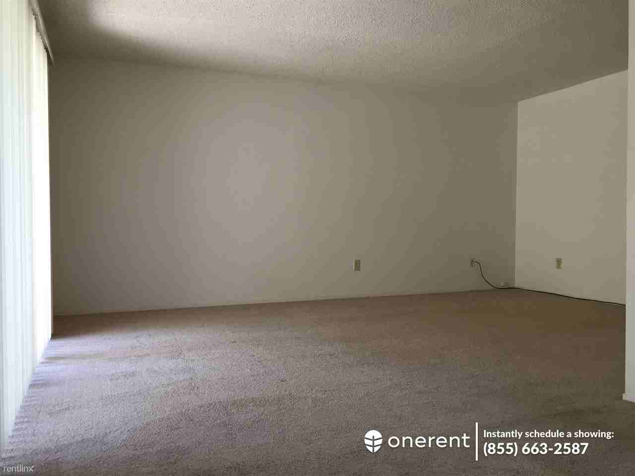 285 Tradewinds Dr - Photo 2 of 13