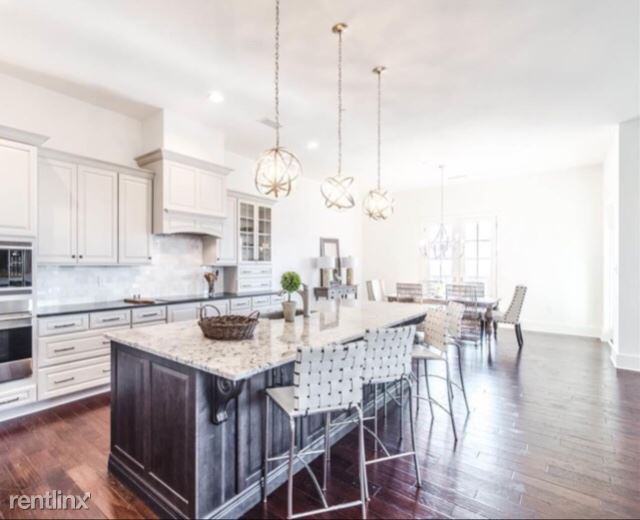 121 Rhett St - Photo 2 of 12