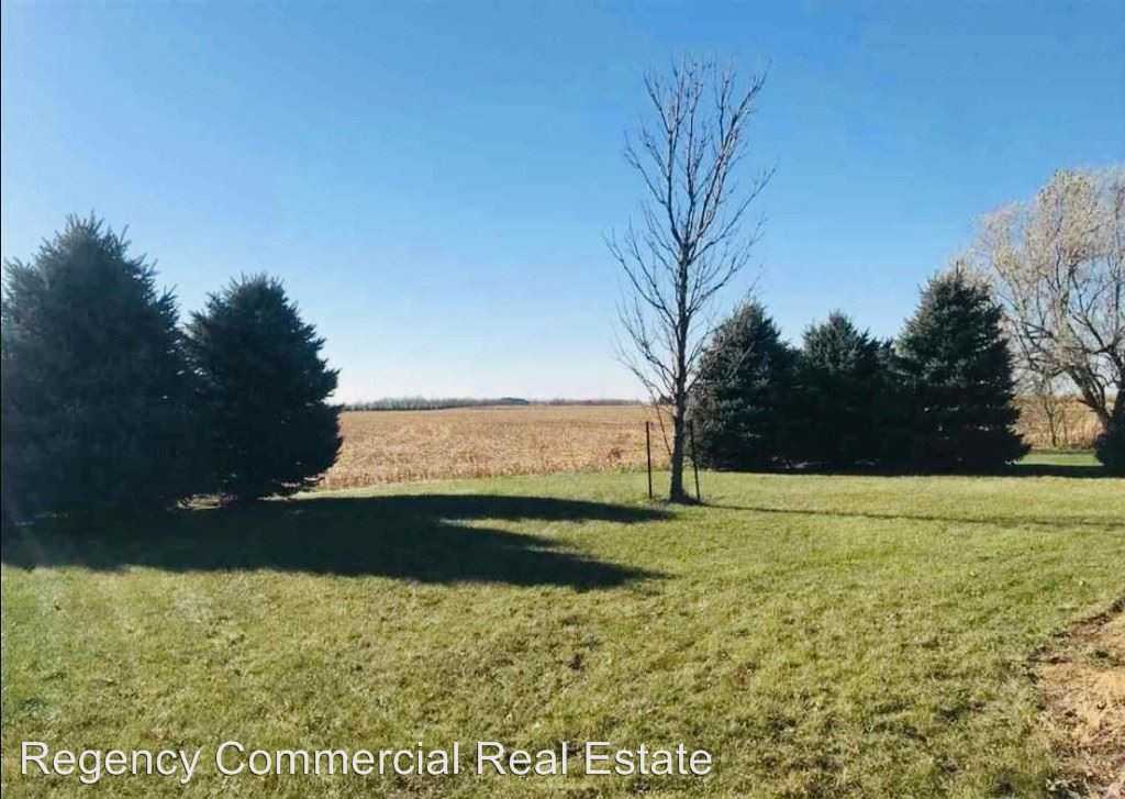 805 Lois Ln - Photo 3 of 11