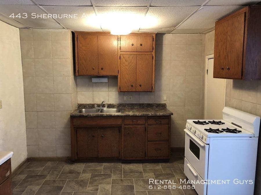 443 Sherburne Ave - Photo 2 of 13