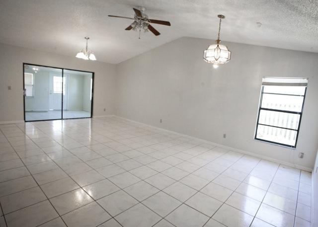 11018 Ashbourne Cir - Photo 3 of 16