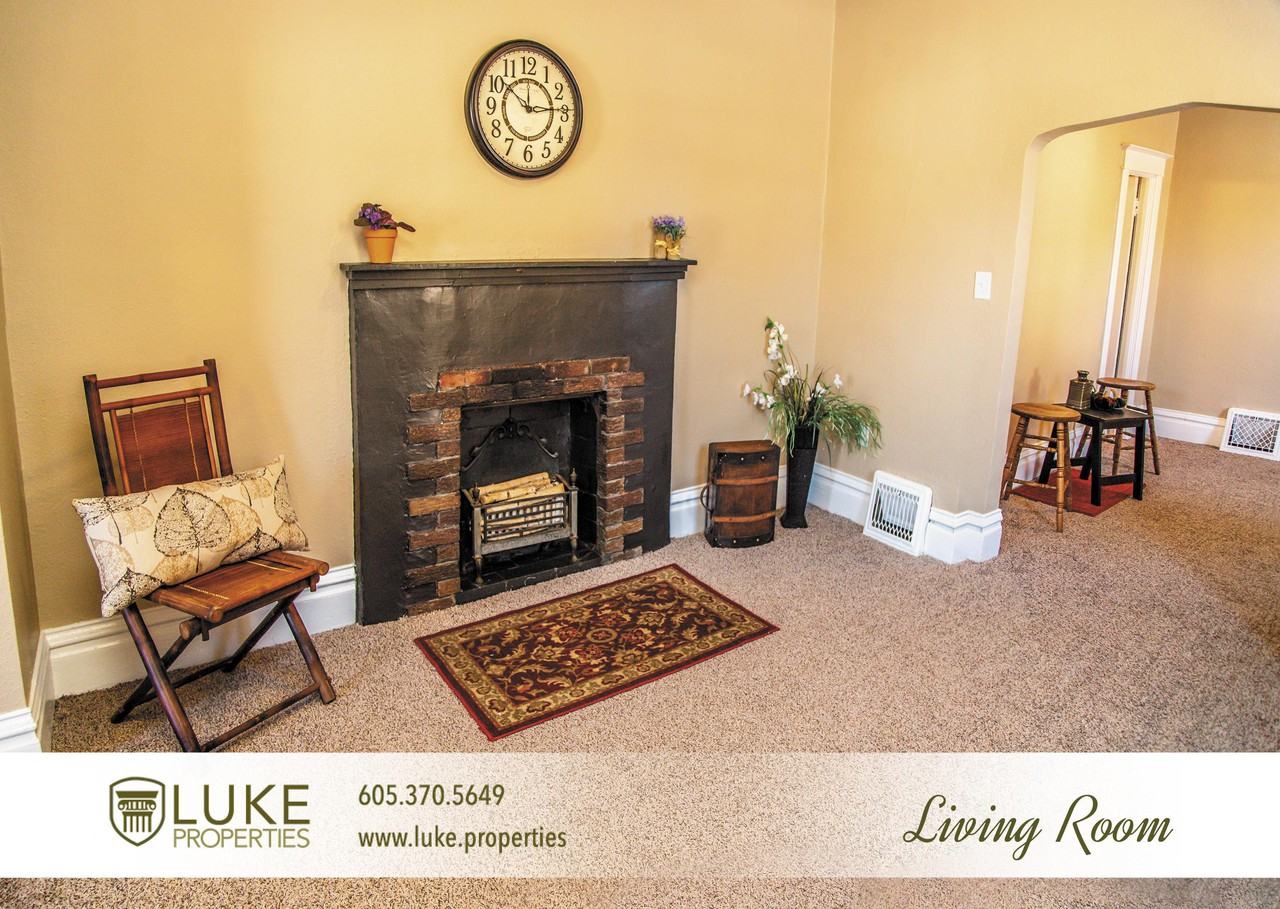 803 S Main Ave - Photo 2 of 8