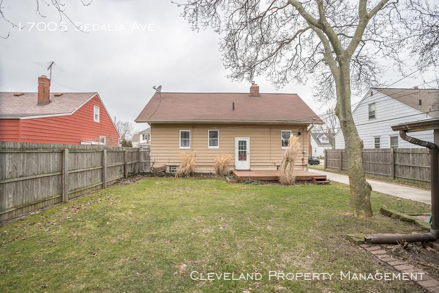 17005 Sedalia Ave - Photo 3 of 33