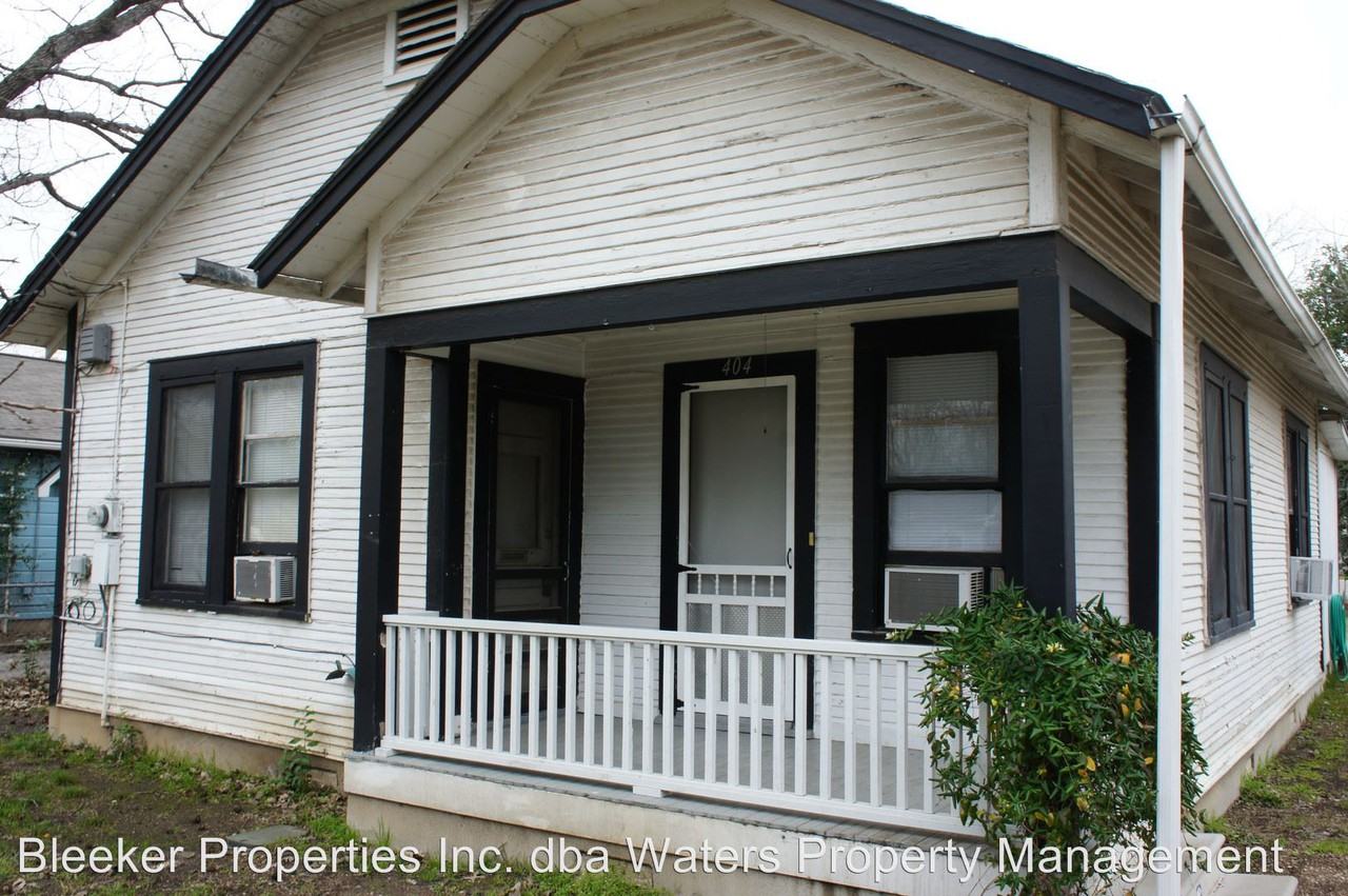 404 W 11th St - Photo 2 of 9