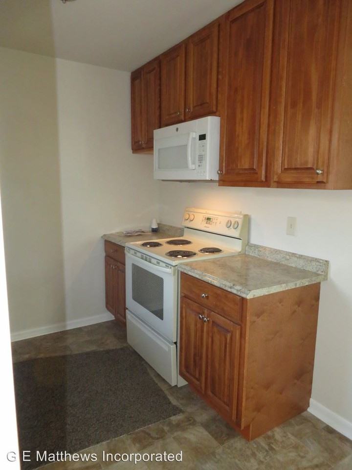 1226 Montgomery Ave - Photo 2 of 9